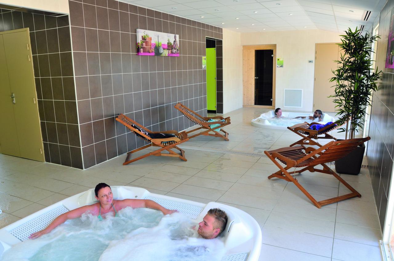 Vtf Le Castelet Otel Saint Aygulf Dış mekan fotoğraf